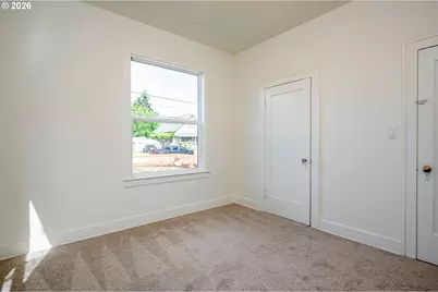 8413 NE Hassalo St, Portland, OR 97220 - Photo 29