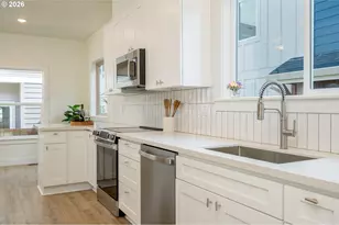 8413 NE Hassalo St, Portland, OR 97220 - Photo 11