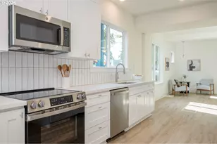 8413 NE Hassalo St, Portland, OR 97220 - Photo 15
