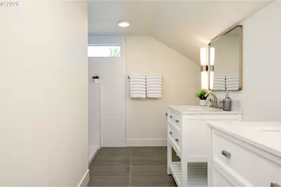 8413 NE Hassalo St, Portland, OR 97220 - Photo 23
