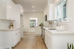 8413 NE Hassalo St, Portland, OR 97220 - Photo 11