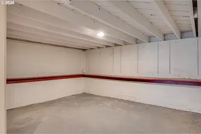 8413 NE Hassalo St, Portland, OR 97220 - Photo 33
