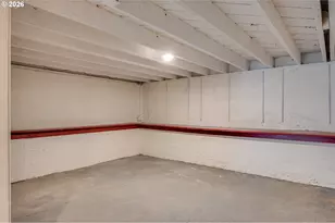 8413 NE Hassalo St, Portland, OR 97220 - Photo 33