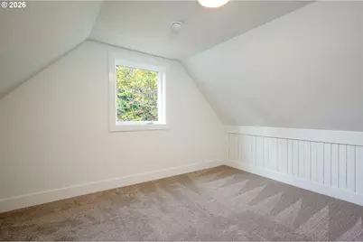 8413 NE Hassalo St, Portland, OR 97220 - Photo 25