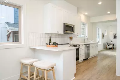8413 NE Hassalo St, Portland, OR 97220 - Photo 21