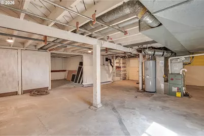 8413 NE Hassalo St, Portland, OR 97220 - Photo 37