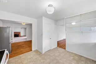 1243 NE 9th Ave, McMinnville, OR 97128 - Photo 9