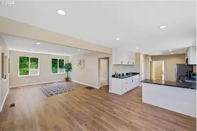 831 S 11th St, Coos Bay, OR 97420 - Photo 5