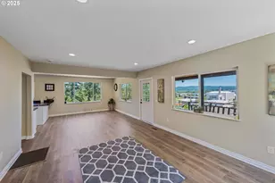 831 S 11th St, Coos Bay, OR 97420 - Photo 3