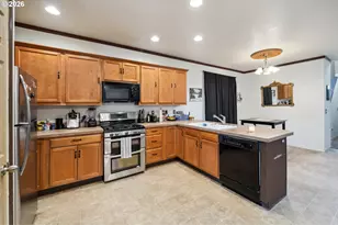 18557 SW Ping Ct, Beaverton, OR 97003 - Photo 9