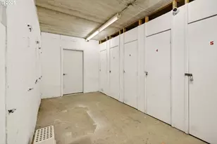 1535 SW Clay St, Portland, OR 97201 - Photo 33