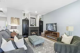 20275 Hoodview Ave, West Linn, OR 97068 - Photo 5