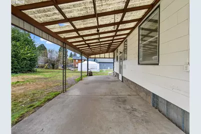 18515 SE River Rd, Milwaukie, OR 97267 - Photo 37