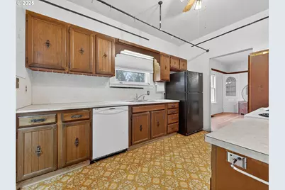 18515 SE River Rd, Milwaukie, OR 97267 - Photo 13