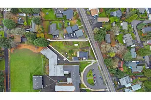 18515 SE River Rd, Milwaukie, OR 97267 - Photo 41