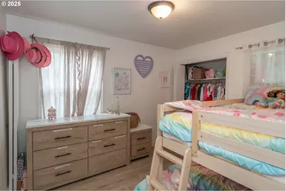 732 W Nebo St, Roseburg, OR 97471 - Photo 17