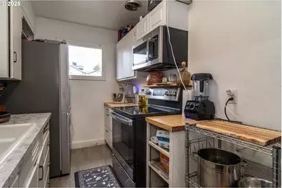 732 W Nebo St, Roseburg, OR 97471 - Photo 9