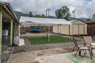 732 W Nebo St, Roseburg, OR 97471 - Photo 37