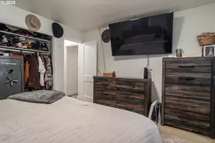 732 W Nebo St, Roseburg, OR 97471 - Photo 13