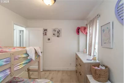 732 W Nebo St, Roseburg, OR 97471 - Photo 19