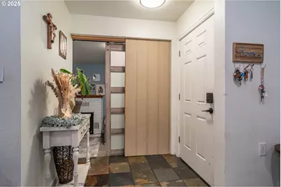 732 W Nebo St, Roseburg, OR 97471 - Photo 21