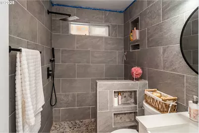 732 W Nebo St, Roseburg, OR 97471 - Photo 11