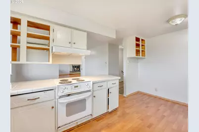 343 Cumberland St, Astoria, OR 97103 - Photo 13