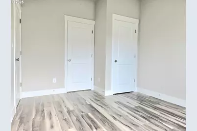 8524 N 1st St, Ridgefield, WA 98642 - Photo 3