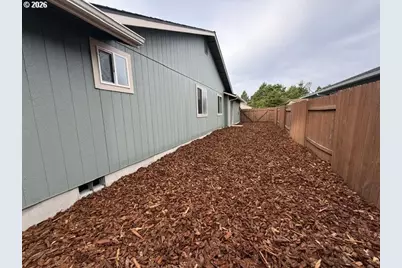 48 Park Village Dr, Florence, OR 97439 - Photo 9