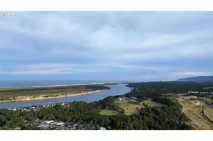 48 Park Village Dr, Florence, OR 97439 - Photo 15