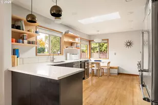 7033 SE Stark St, Portland, OR 97215 - Photo 15