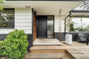 7033 SE Stark St, Portland, OR 97215 - Photo 3