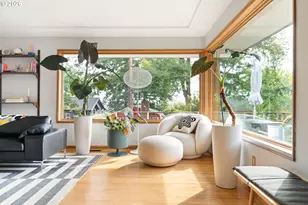 7033 SE Stark St, Portland, OR 97215 - Photo 5
