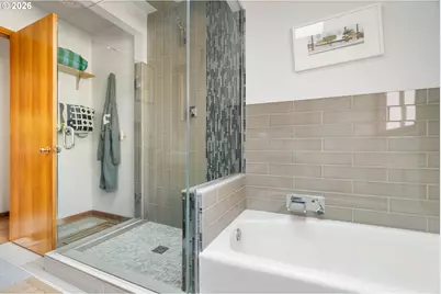 7033 SE Stark St, Portland, OR 97215 - Photo 23