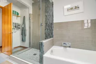 7033 SE Stark St, Portland, OR 97215 - Photo 23