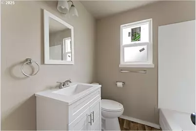 1215 W Main St, Medford, OR 97501 - Photo 9