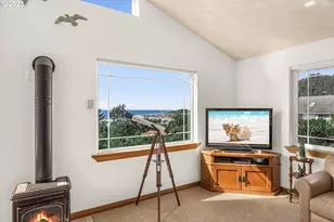 350 Hill Ct, Yachats, OR 97498 - Photo 11