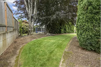 310 NE Greenway Dr, Gresham, OR 97030 - Photo 5