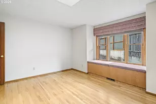 310 NE Greenway Dr, Gresham, OR 97030 - Photo 27