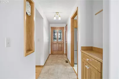 310 NE Greenway Dr, Gresham, OR 97030 - Photo 9