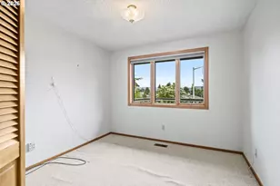 310 NE Greenway Dr, Gresham, OR 97030 - Photo 35