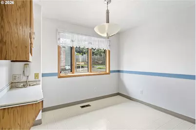 310 NE Greenway Dr, Gresham, OR 97030 - Photo 23