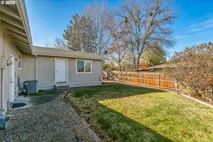 1569 Papago Dr, Medford, OR 97504 - Photo 29