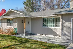 1569 Papago Dr, Medford, OR 97504 - Photo 5