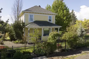 410 W Grant St, Carlton, OR 97111 - Photo 3