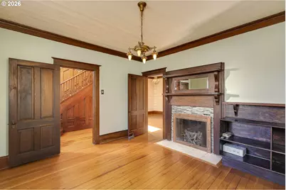 410 W Grant St, Carlton, OR 97111 - Photo 9