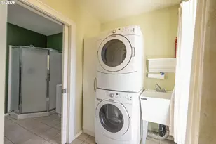 410 W Grant St, Carlton, OR 97111 - Photo 17