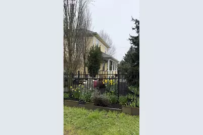 410 W Grant St, Carlton, OR 97111 - Photo 1