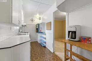 13838 SE Taylor St, Portland, OR 97233 - Photo 11