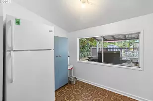 13838 SE Taylor St, Portland, OR 97233 - Photo 17